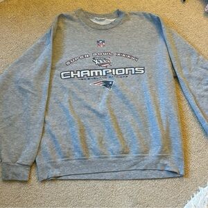 Vintage patriots crewneck